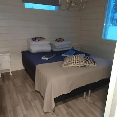 Rantahuvila Hanhi Linna Lahella Laskettelukeskuksia Villa